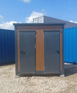 Contenedor sanitario doble con 2 aseos/WC + urinario